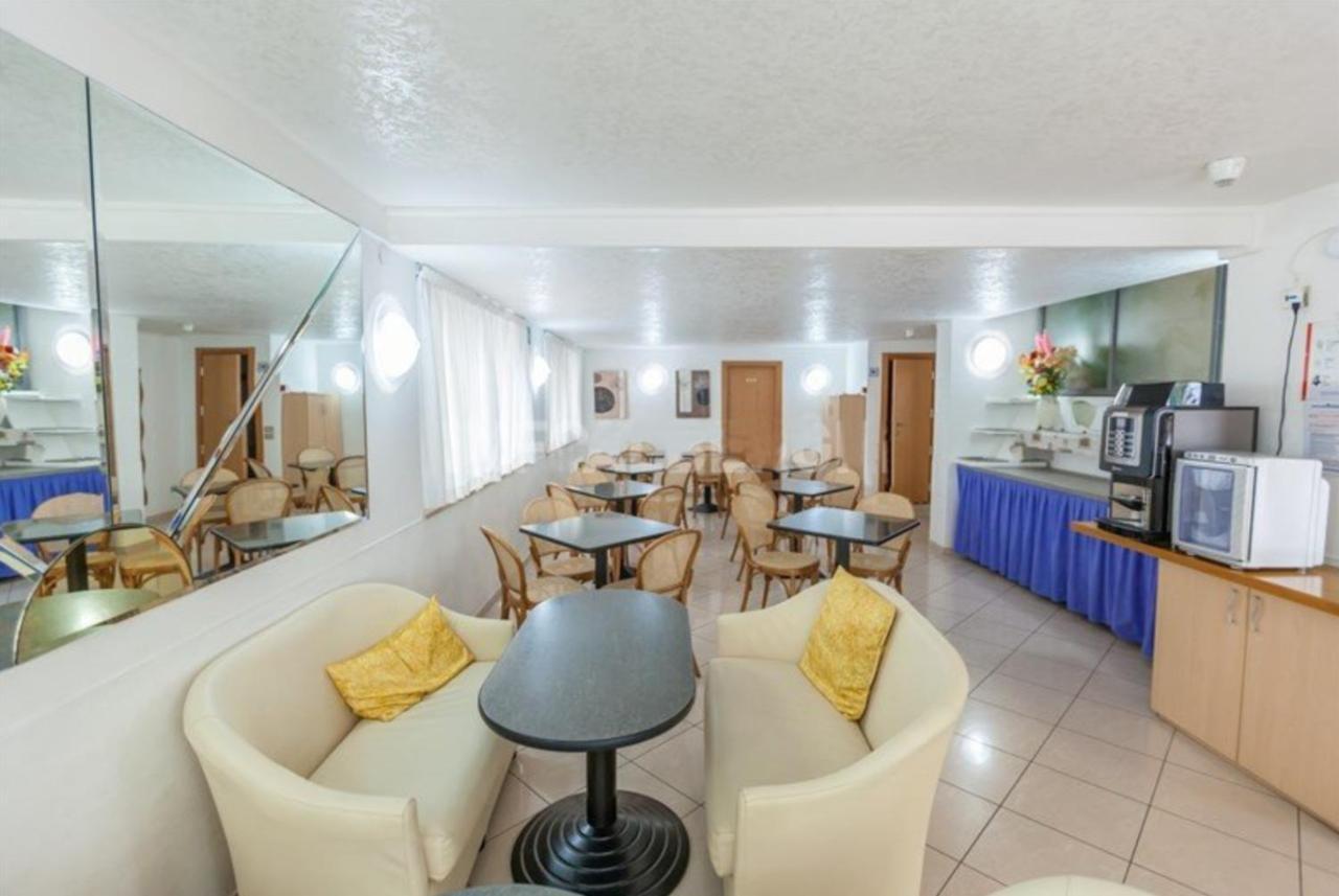 Hotel Azzurro Каттоліка Екстер'єр фото